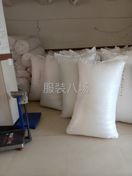 长年低价出售各种型号羽绒胆布，里布，衬纸-第1张图片