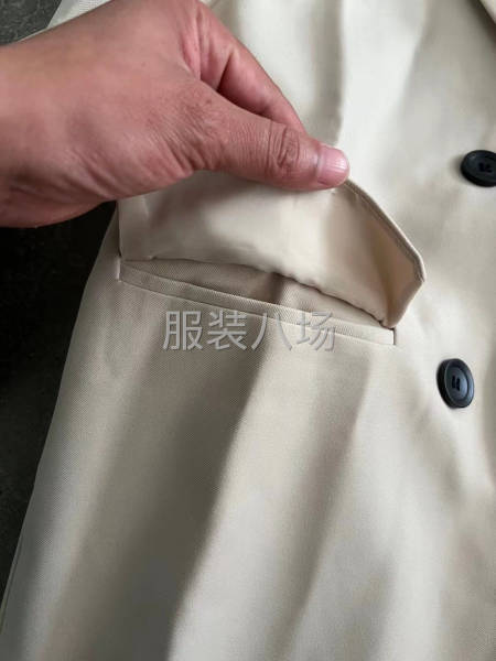 气质小西装-第6张图片