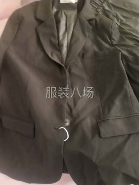 招女装车位-第1张图片