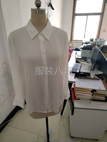 承接各種半精品精品西裝大衣小香風(fēng)旗袍漢服女士時裝-第1張圖片