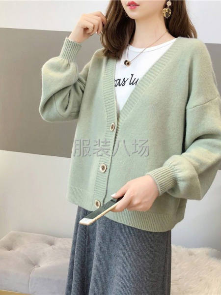女装外套毛衣多款靓货-第8张图片