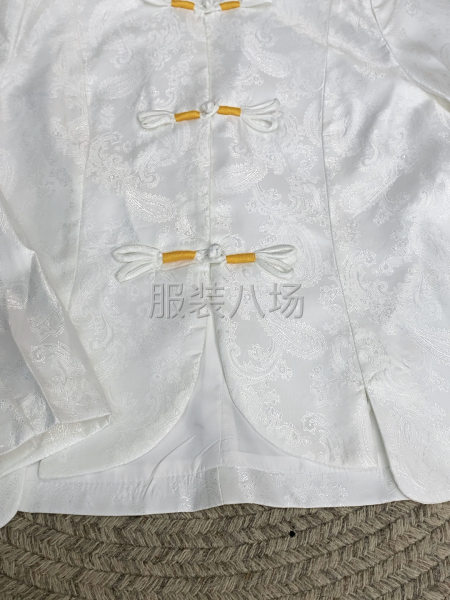 1100件女装外发-第1张图片