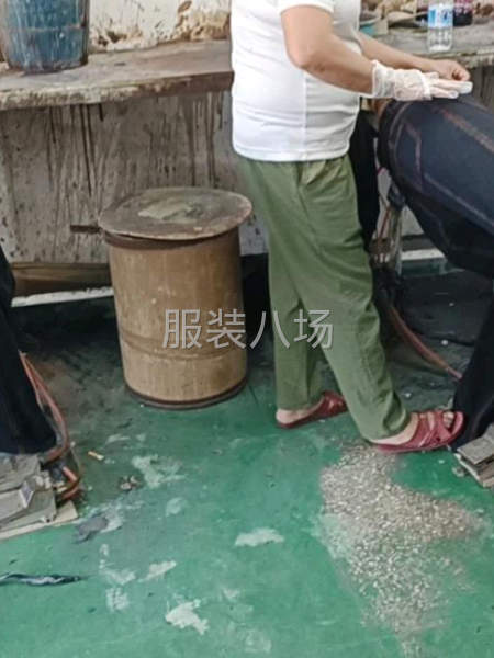 牛仔全类都做衣服裤子裙子短裤背带裤工装裤-第2张图片