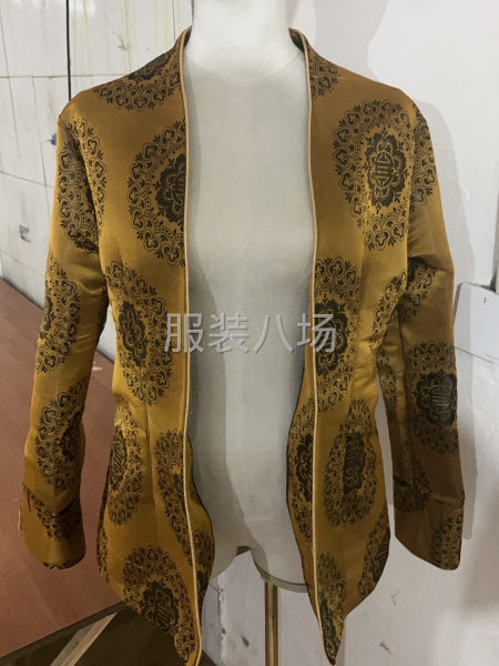 名族服装藏装-第1张图片