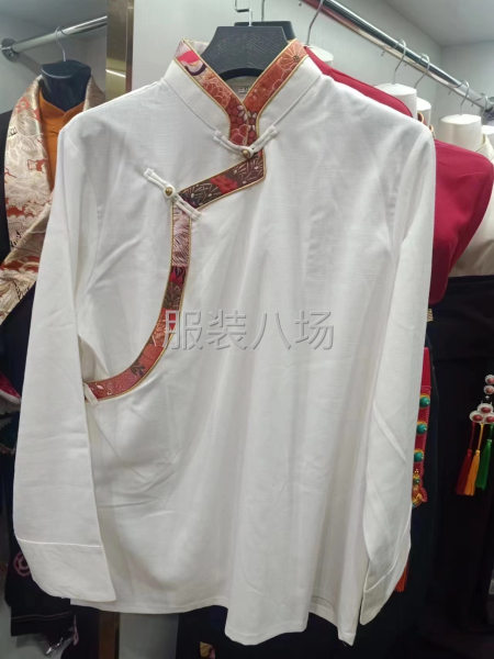 名族服装藏装-第3张图片