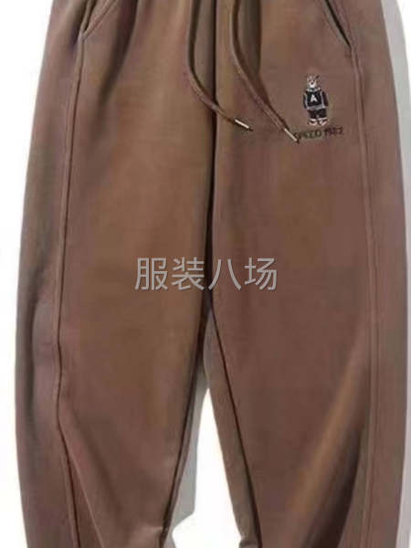 针织类衣服和裤子-第2张图片