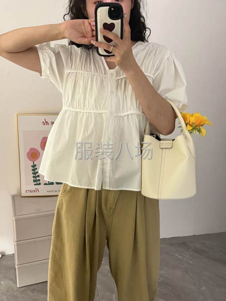 批發(fā)襯衫300件-第1張圖片