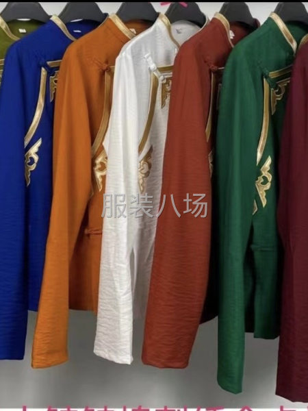 裁剪师一名会值板的藏服民族服装-第1张图片