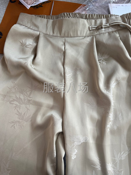 2000件女装/裤子外发-第1张图片