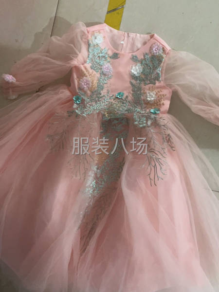 高價收購服裝，婚紗禮服 小姐禮服 小飾品-第1張圖片