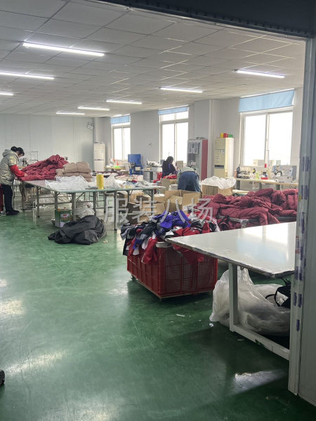 常年生產(chǎn)羽絨服，只要羽絨服裁剪精通就可以-第1張圖片