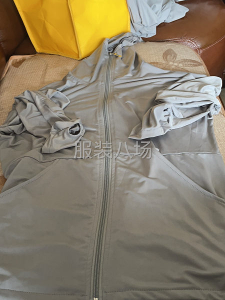 3000件女装外发-第1张图片