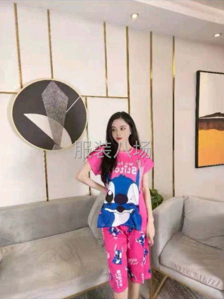 批发大码女装40万件-第2张图片