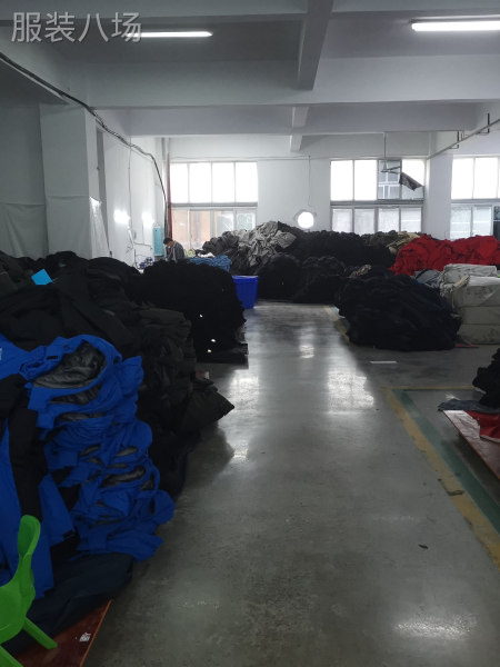 贵州服装生产基地《新丝南服饰》-第2张图片