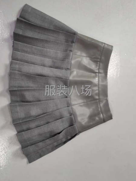 女装短裤上节PU，下节压褶-第1张图片