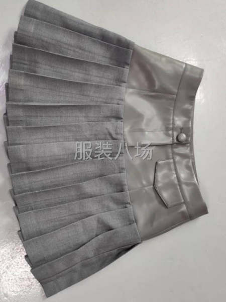 女装短裤上节PU，下节压褶-第2张图片