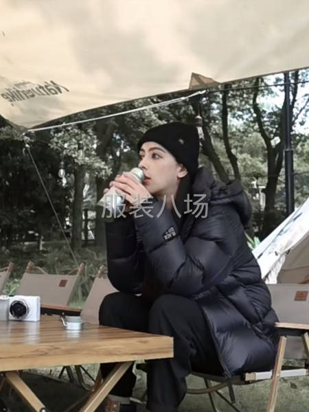 黑金羽绒服-第3张图片