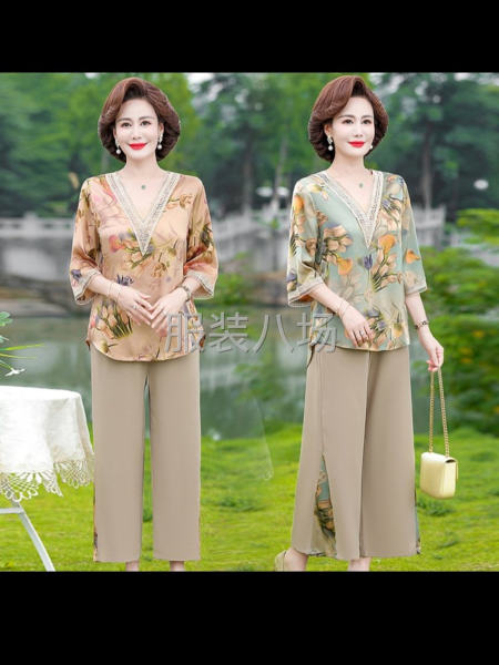 2000件女装/八达套装-第1张图片