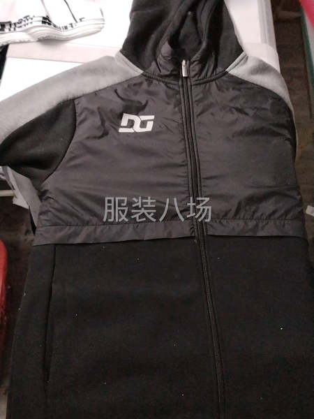500件瑶粒拉链单衣外发-第1张图片