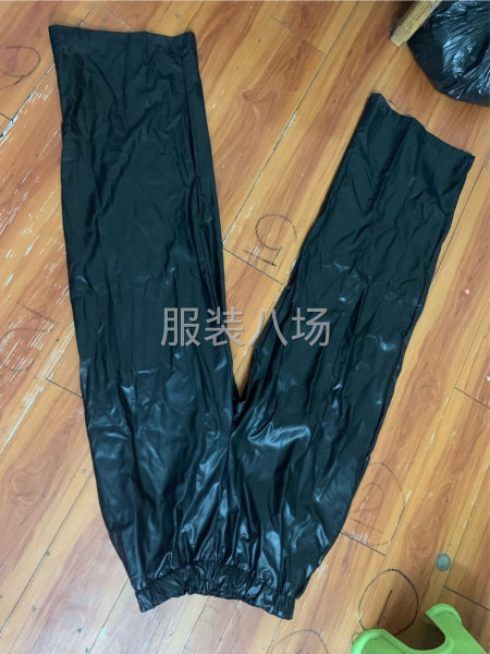 简单皮裤裁片外发-第1张图片