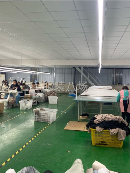 承接各种服装订单！来料加工，从裁剪到包装，一条龙生产！-第1张图片