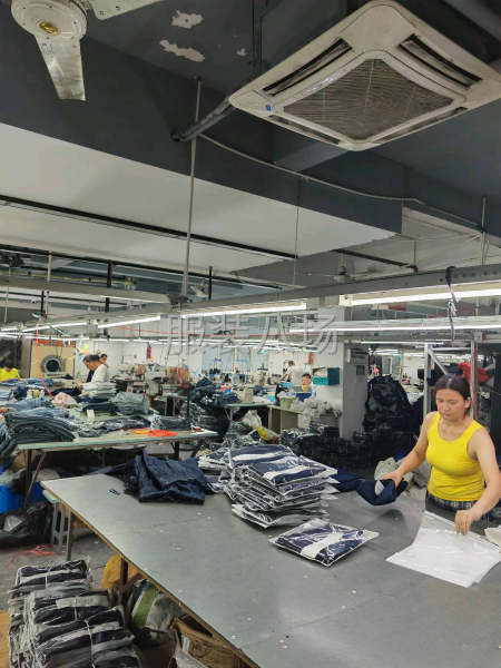 整件車位10，能擅長能做牛仔外套，有資源的來帶組也可以-第1張圖片