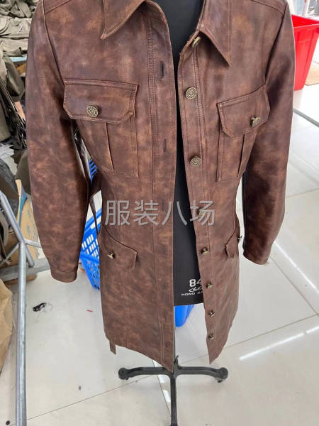 本廠急招整件車位10名、市場貨大量風衣、小香風補單-第1張圖片