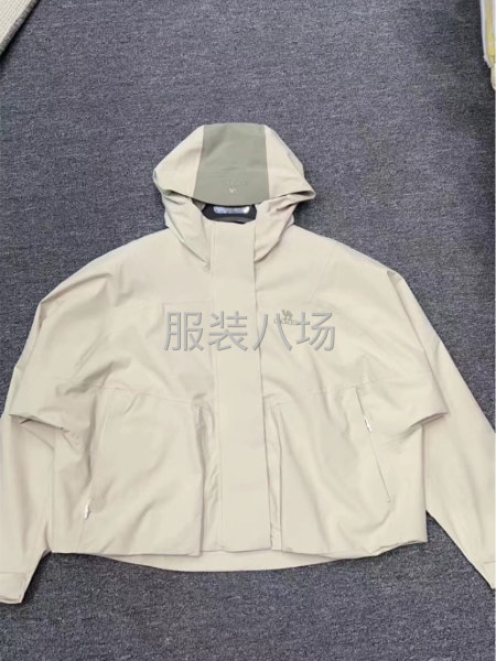 骆驼品牌冲锋衣-第1张图片