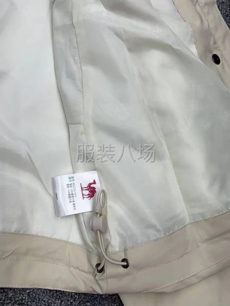 骆驼品牌冲锋衣-第7张图片