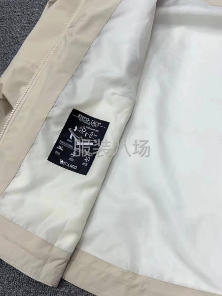 骆驼品牌冲锋衣-第6张图片
