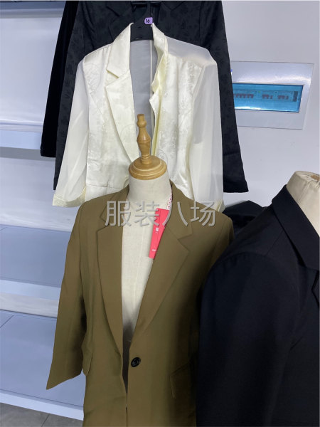 女式西装适合夫妻或2–4人可常期做-第2张图片