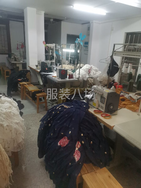 承接動(dòng)漫服裝，啤酒節(jié)服裝，圣誕節(jié)服裝來(lái)料加工，包工包料-第3張圖片