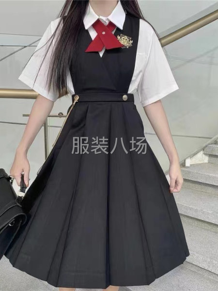 各种各样男女衬衫，格子裙百褶裙，学生装-第2张图片