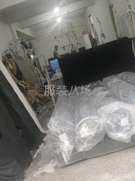 本厂长年生产各种女装，承接各种女装，包裁包做，包质包量诚信为-第1张图片