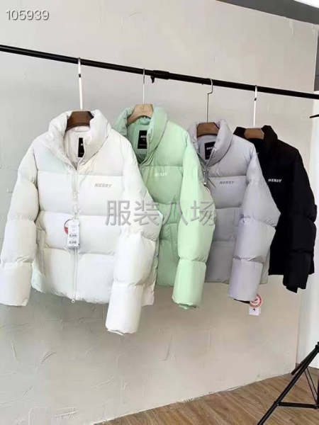 求八里庄工业园潮牌羽绒服-第1张图片