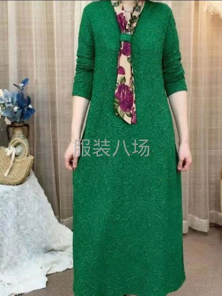 连衣裙，款式简单-第1张图片