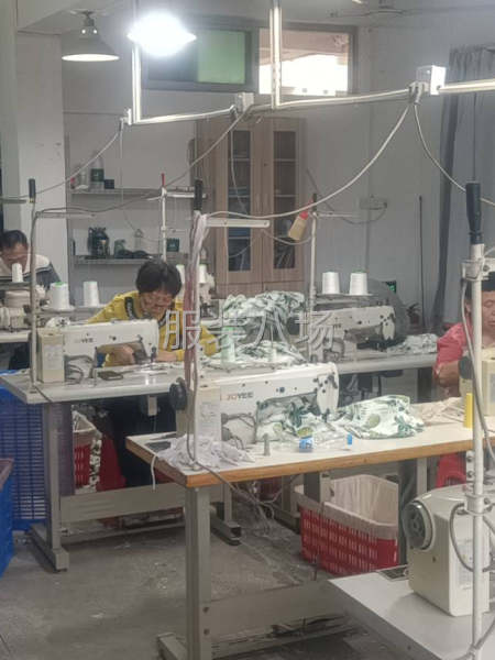 深圳龙岗坪地服装厂招聘熟手车位-第1张图片