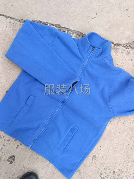 可拆卸內膽的沖鋒衣-第3張圖片