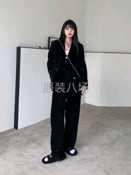 1千件女装/夹克风衣/呢子大衣/运动服外发-第1张图片