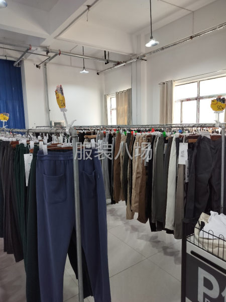 監區承接各類夾克，褲子，棉衣，羽絨服，工裝等，優質高量-第1張圖片