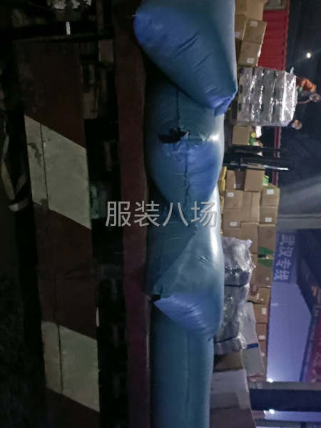 长期回收四季服装，库存各种布料，辅料。羽绒等！-第1张图片