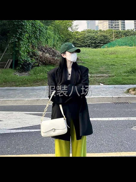 寻货源！
        本厂承接2-3线梭织时装，支持件件-第1张图片