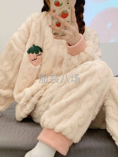 揭阳长毛绒套装外发