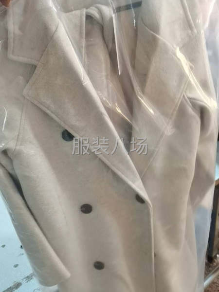 呢料风衣，夫妻对1000起。-第1张图片