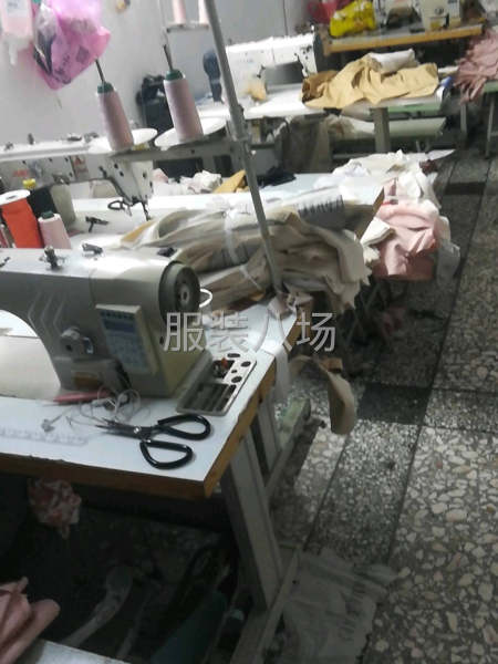 二十几年的老裁缝出来接单咯，各种裁片加工，各种款式都可以-第1张图片
