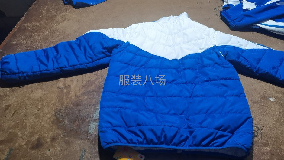 常年校服外发，款式简单-第1张图片