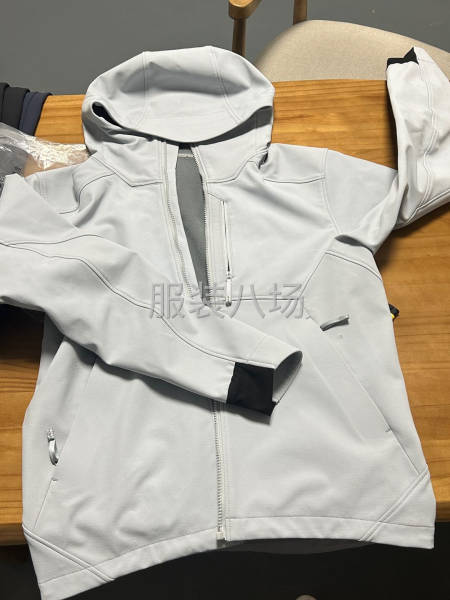 冲锋衣外发-第1张图片