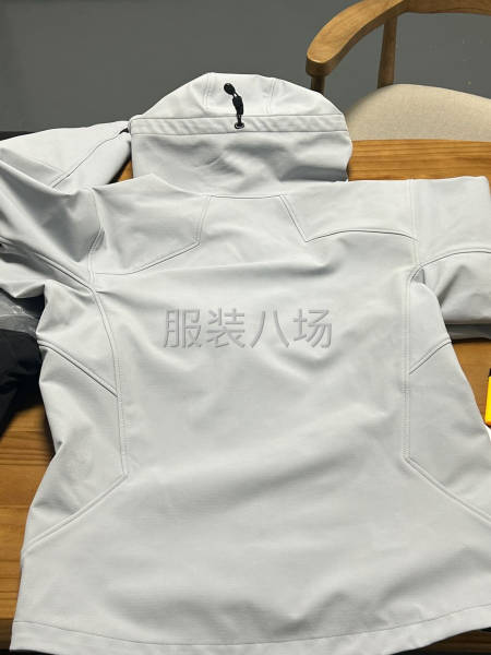 冲锋衣外发-第2张图片