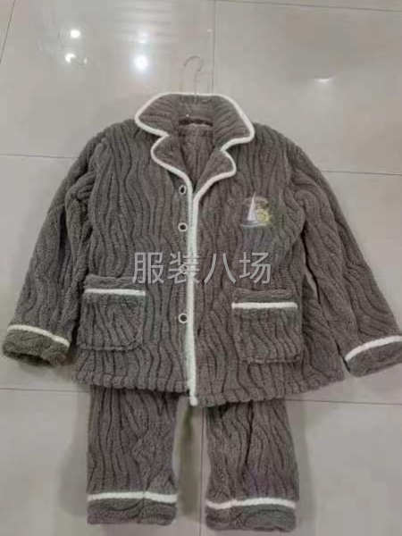 厂里同步拷边机比较多-第4张图片