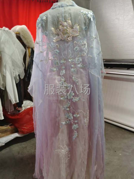 本厂主要生产汉服和时装，欢迎兄弟姐妹加入我们的团队。-第2张图片